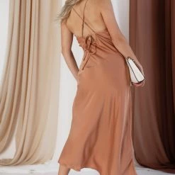 WEDDING CAPSULE ASTR Gaia Dress