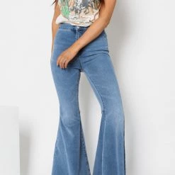 NEW ARRIVALS Free People Float On Flare