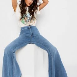 NEW ARRIVALS Free People Float On Flare