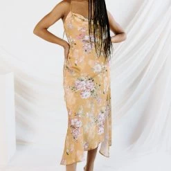 WEDDING CAPSULE ASTR Gaia Dress