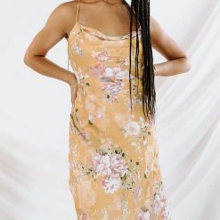 WEDDING CAPSULE ASTR Gaia Dress