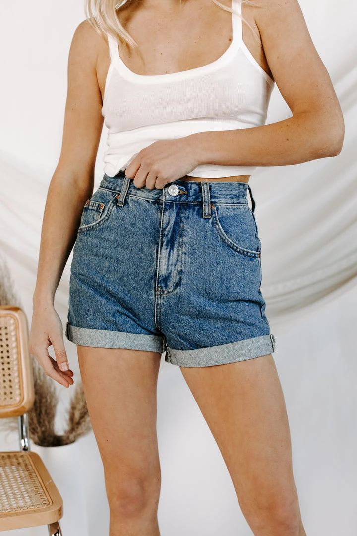 CLOTHING BDG Roll Hem Mom Short 6 CLOTHING BDG Roll Hem Mom Short