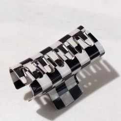 Wall To Wall Vibe Check Claw Clip