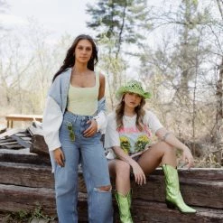 NEW ARRIVALS BDG Ripped Knee Puddle Jean