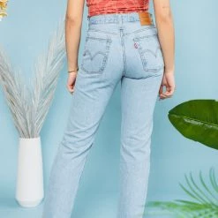 Levi's Premium LEVI'S Wedgie Straight CLOTHING