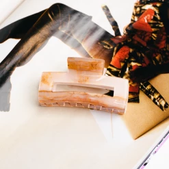 Wall To Wall ACCESSORIES Canyon Marbled Claw Clip